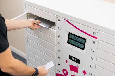 Envoy™ Smart Locker