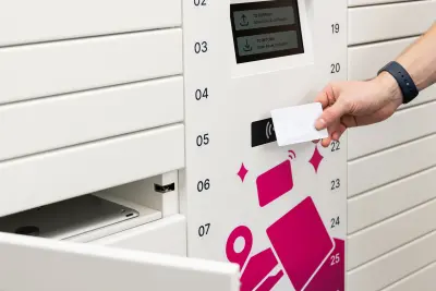 Envoy™ Smart Locker