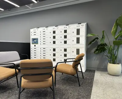 Diplomat™ Pro Smart Locker Corporate Office in Bristol