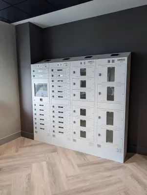 Diplomat™ Pro Smart Locker Corporate Office in Belfast