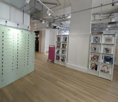 Diplomat™ Pro Smart Locker Fashion Retail Academy