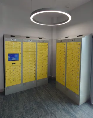 Diplomat™ Pro Smart Locker Haberdashers Aske's Knights Academy