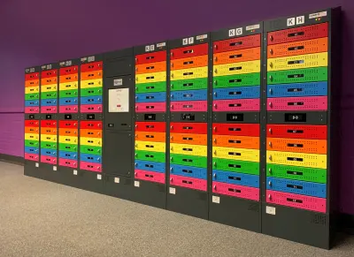 Diplomat™ Pro Smart Locker  Manchester College