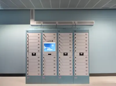 Diplomat™ Pro Smart Locker Merthyr Tydfl College