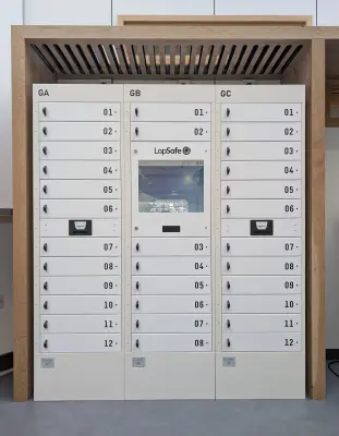 Diplomat™ Pro Smart Locker Merthyr Tydfl College