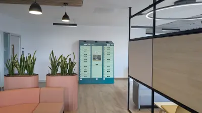 Diplomat™ Pro Smart Locker New College Durham 