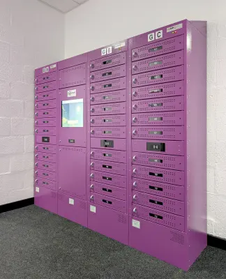 Diplomat™ Pro Smart Locker Stockport College 