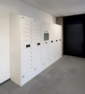 Diplomat™ Pro Smart Locker City of Oxford College 