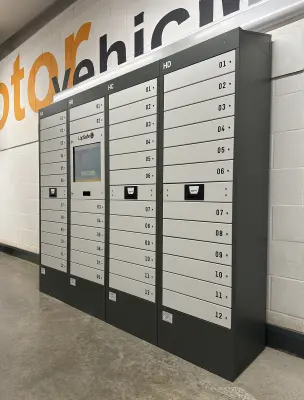 Diplomat™ Pro Smart Locker Merthyr Tydfl College 