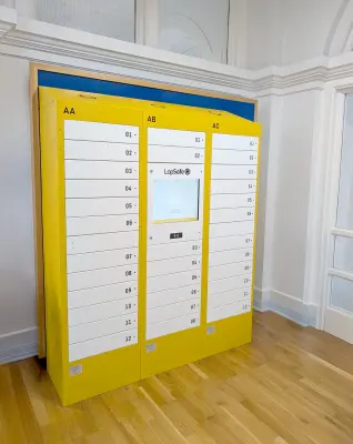 Diplomat™ Pro Smart Locker New City College 